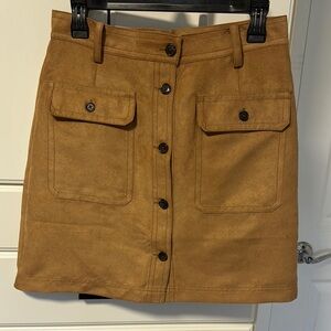 Banana Republic Suede Tan Button-Front Skirt size 4 NEW